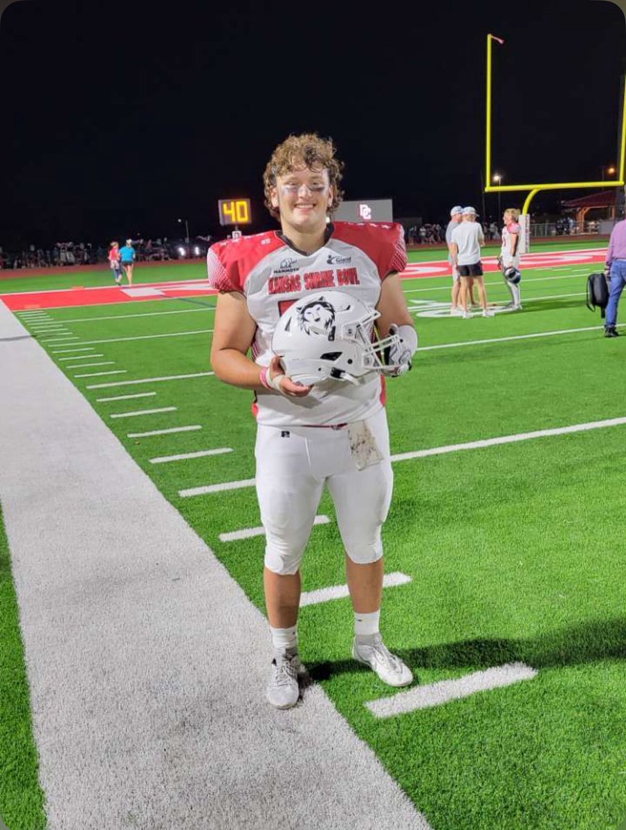 Congratulations to Traven Niehues on a great performance in the Kansas Shrine Bowl! Traven has been a terrific ambassador for Husky Football. The big man was moving people all night! #PULLtheSLED