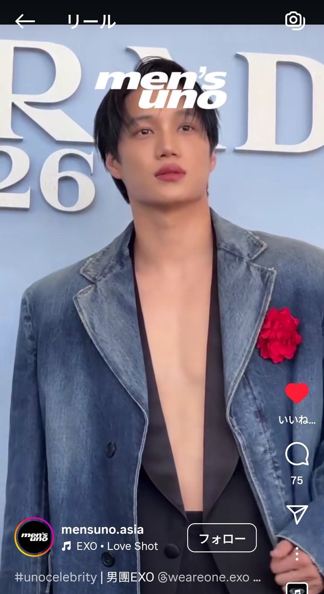 하관 진짜 사기인데 가만히 있으면 당신 입술 뚱쭝해요 모드이다가 웃거나 땡큐 한마디할 때 입매 시원하게 벌어지면서 입동굴 생기고 보조개 패이는 거 진짜 반칙같음