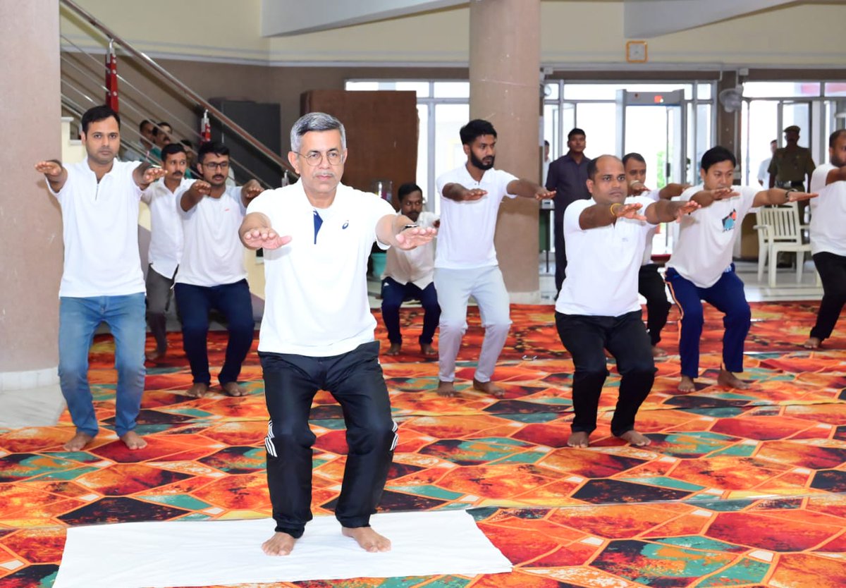 YOGASANA ASSOCIATION OF TRIPURA (@yogasanasports1) on Twitter photo 🧘♂️Observance of 11 th International Yoga Day, our Association Member and Yoga Teacher Mr. Kaushik Majumder conducted the Yoga Session at the "High Court of Tripura", in the presence of Hon'ble Chief Justice of Tripura High court.
@drmaniksaha2 <a href="/tinkuroybjp/">Tinku Roy (Modi ka Parivar)</a> @drjaideeparya 🧘♂️Observance of 11 th International Yoga Day, our Association Member and Yoga Teacher Mr. Kaushik Majumder conducted the Yoga Session at the "High Court of Tripura", in the presence of Hon'ble Chief Justice of Tripura High court.
@drmaniksaha2 <a href="/tinkuroybjp/">Tinku Roy (Modi ka Parivar)</a> @drjaideeparya