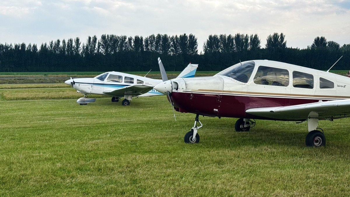 TFSegbo's tweet photo. G-WARB &amp; G-BNPO at Shobdon Airfiled’s longest day of the year BBQ fly-in 🛬☀️
.
#flyingschool #pilot #flightschool #pilottraining #pilotview #pilotlife #studentpilot #aviation #aviationlovers #aviationdaily #generalaviation #generalaviationlovers #planepics #pa28 #learntofly https://t.co/RMGzWEfQJ3
