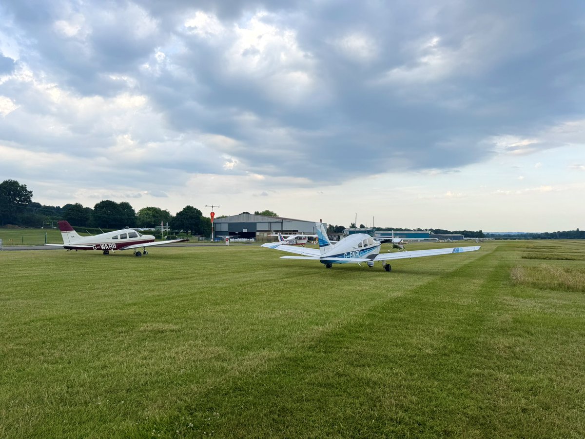TFSegbo's tweet photo. G-WARB &amp; G-BNPO at Shobdon Airfiled’s longest day of the year BBQ fly-in 🛬☀️
.
#flyingschool #pilot #flightschool #pilottraining #pilotview #pilotlife #studentpilot #aviation #aviationlovers #aviationdaily #generalaviation #generalaviationlovers #planepics #pa28 #learntofly https://t.co/RMGzWEfQJ3