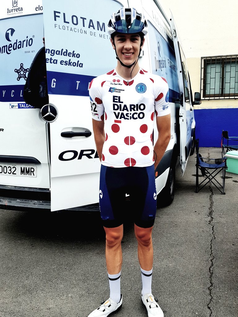 La sonrisa de Jon Zubirruti <a href="/DurangaldekoBzk/">Durangaldeko Bizikleta Eskola</a> ( prestado maillot montaña) previa salida 2a etapa  Andoain-Andoain
XXXV Gipuzkoako  Itzulia junior #GipuzkoakoItzulia25 #gipuzkoakoitzulia25