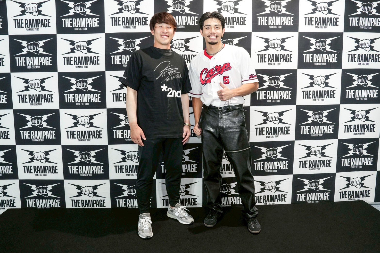 【中古】 招待状のない夢 トレーナー白石ひろしの冒険/双葉社/小林信也 幸せは白いTシャツ (角川文庫 緑 371-14) | 片岡 義男, 大谷 勲