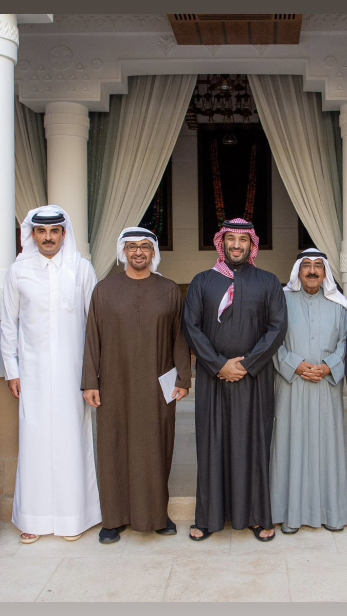 أجرى صاحب السمو الشيخ محمد بن زايد آل نهيان رئيس الدولة "حفظه الله" اليوم اتصالات هاتفية مع كل من :-
صاحب السمو الشيخ مشعل الأحمد الجابرالصباح أمير دولة الكويت وصاحب السمو الشيخ تميم بن حمد آل ثاني أمير دولة قطر وصاحب السمو الملكي الأمير محمد بن سلمان بن عبد العزيز آل سعود ولي