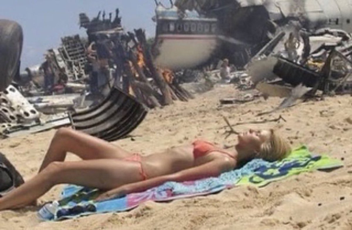 DOMINGO pre guerra mundial, pero ya había hecho planes de playa así que mood