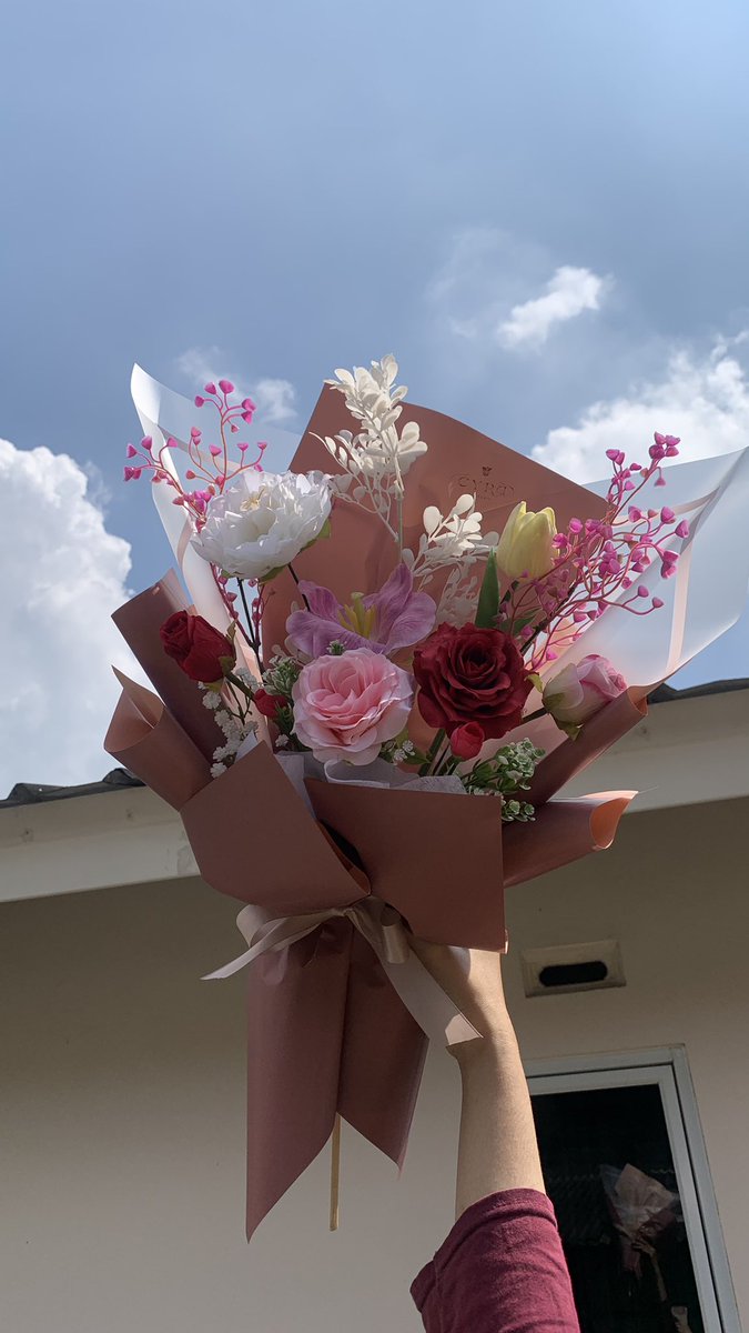 airyy_studio's tweet photo. Halo warga X 👋
Aku lagi mulai bisnis handmade buket bunga artificial 🌸
tolong bantu aku buat lebih dikenal banyak orang, bisa repost, like, or komen yaa
feel free buat DM akuu! 💌
https://t.co/A6rKl5dpkG
#buketbunga #buketartificial #artaccount #openorder #flowersbouquet https://t.co/aK0k9tskyj
