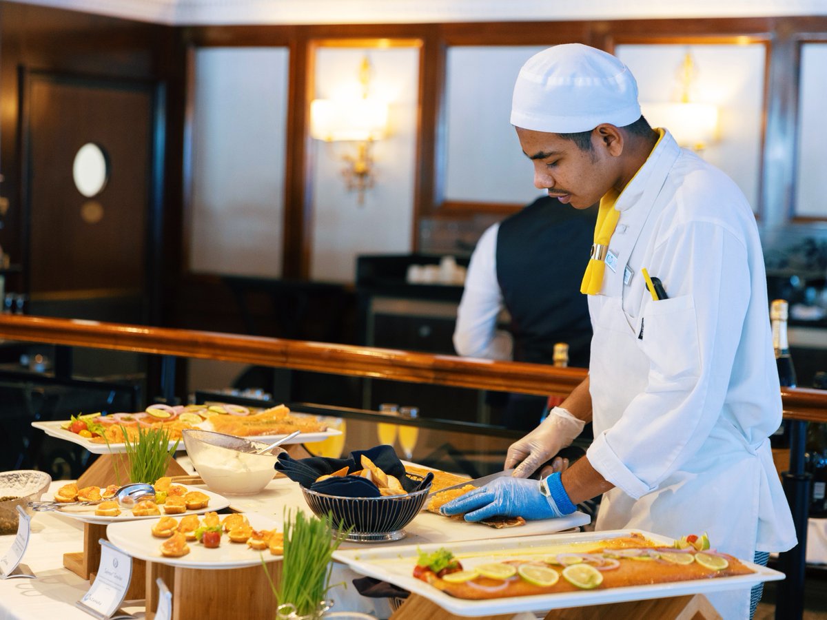 Azamara's tweet photo. Brunch tastes better at sea, with delicious food and an amazing view! 🍳✨🌊 

#Azamara #MoreToSea https://t.co/1tYf2mKbXi