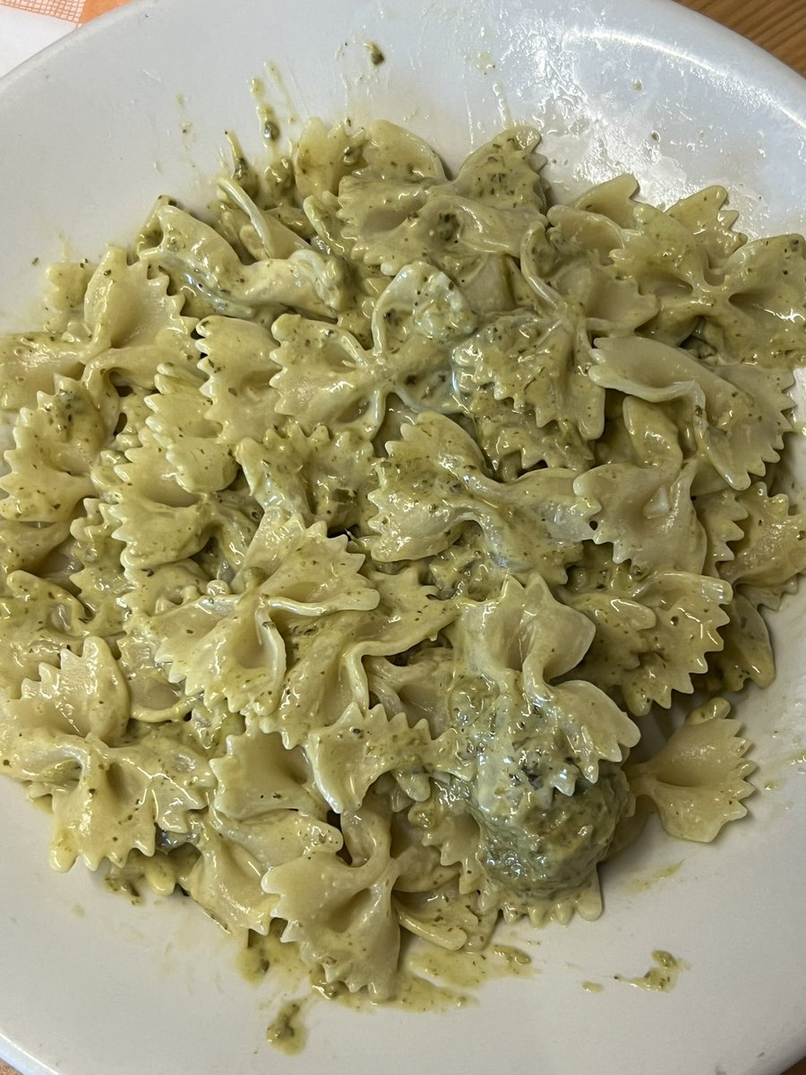 Oggi farfalline con pesto😋
