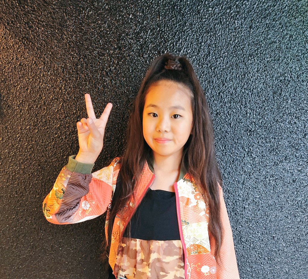 YOTSUBA_12_05's tweet image. ただいま✨やっと帰りついたー‼️😆
#健ちゃん先生 のモデルレッスンだったよ🤭

ママのスマホの充電なくなって
#Yuuri ちゃんママ #まりちゃん💜 ママに撮ってもらった😆

久しぶりの健ちゃん先生レッスン楽しかった〜🎶🍀

#LittleBigGirls研修生
#四葉
#ミント担当
#rianny
#イメージモデル四葉