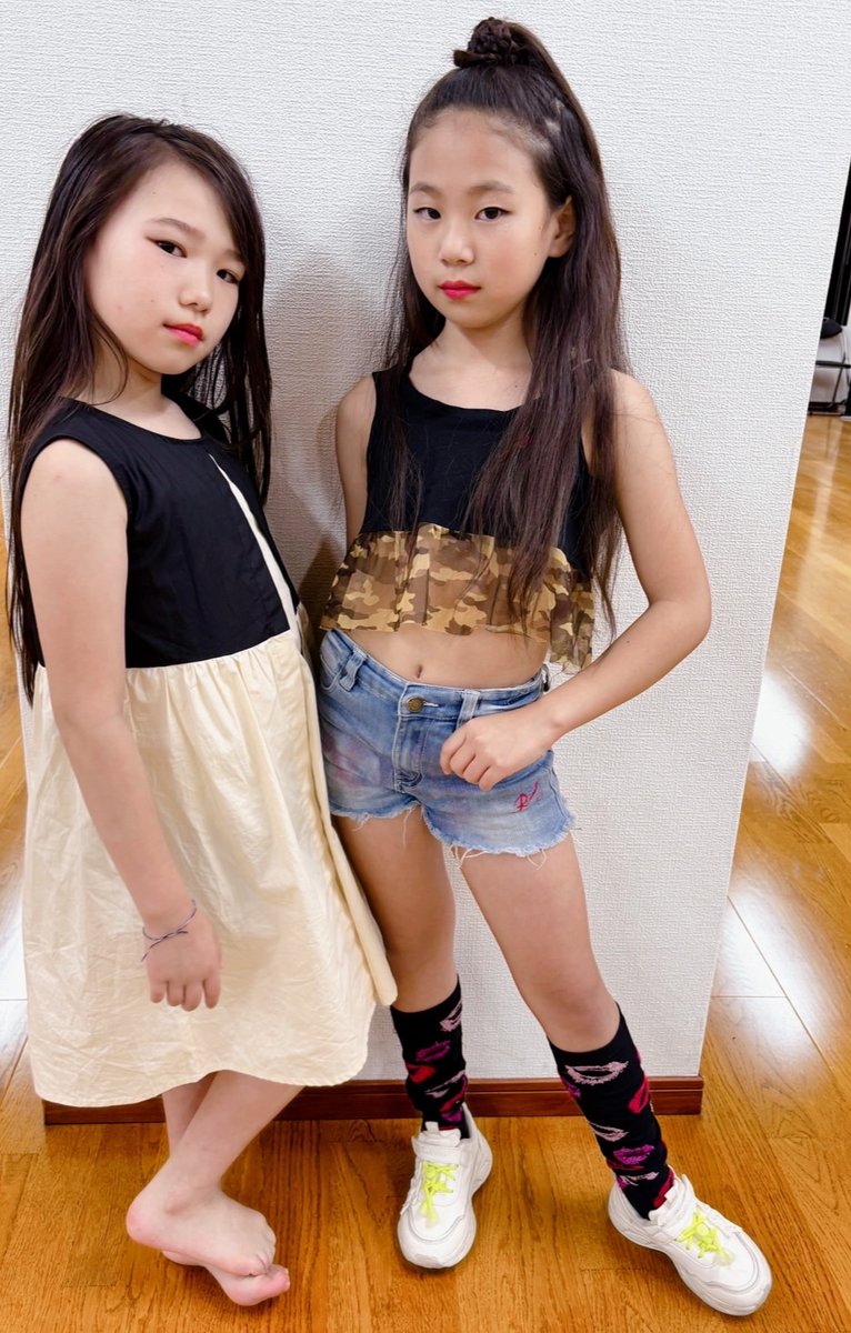 YOTSUBA_12_05's tweet image. ただいま✨やっと帰りついたー‼️😆
#健ちゃん先生 のモデルレッスンだったよ🤭

ママのスマホの充電なくなって
#Yuuri ちゃんママ #まりちゃん💜 ママに撮ってもらった😆

久しぶりの健ちゃん先生レッスン楽しかった〜🎶🍀

#LittleBigGirls研修生
#四葉
#ミント担当
#rianny
#イメージモデル四葉