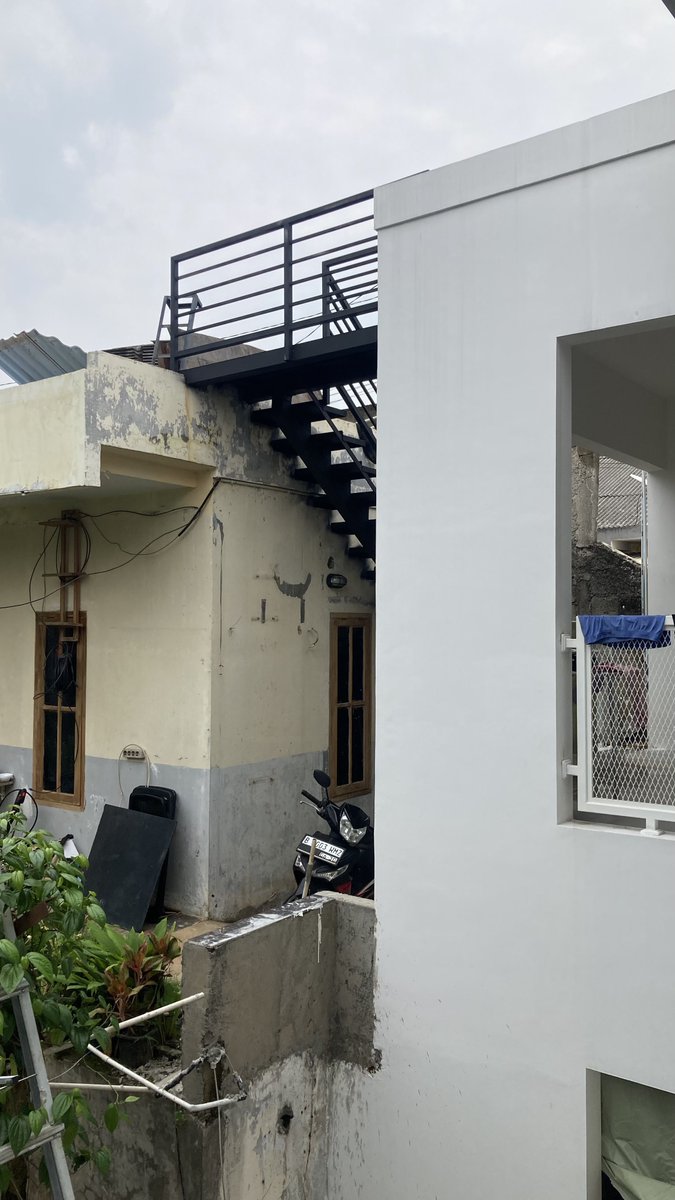 hl_fbn's tweet photo. 1 dari beberapa keluarga yang aku jumpai punya lahan dgn rumah yang tumbuh seiring tumbuhnya keluarga mereka. Keren! 🙌 https://t.co/d6C4MUoxHh