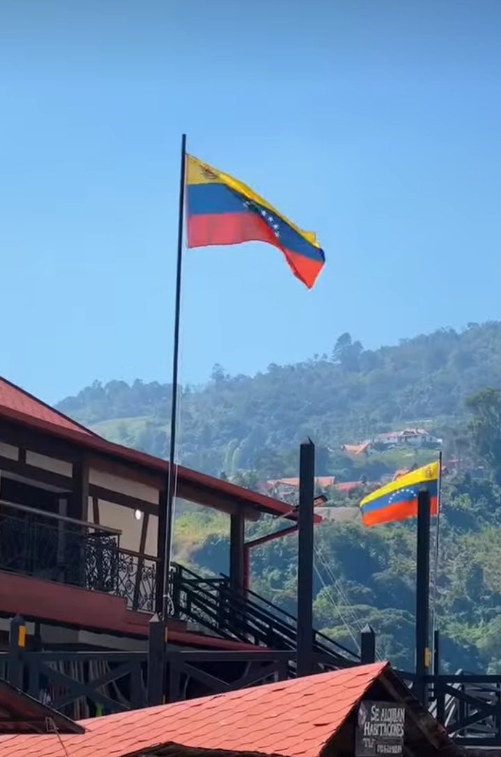 Con los buenos días.
Un feliz domingo para todos.
Venezuela 🇻🇪