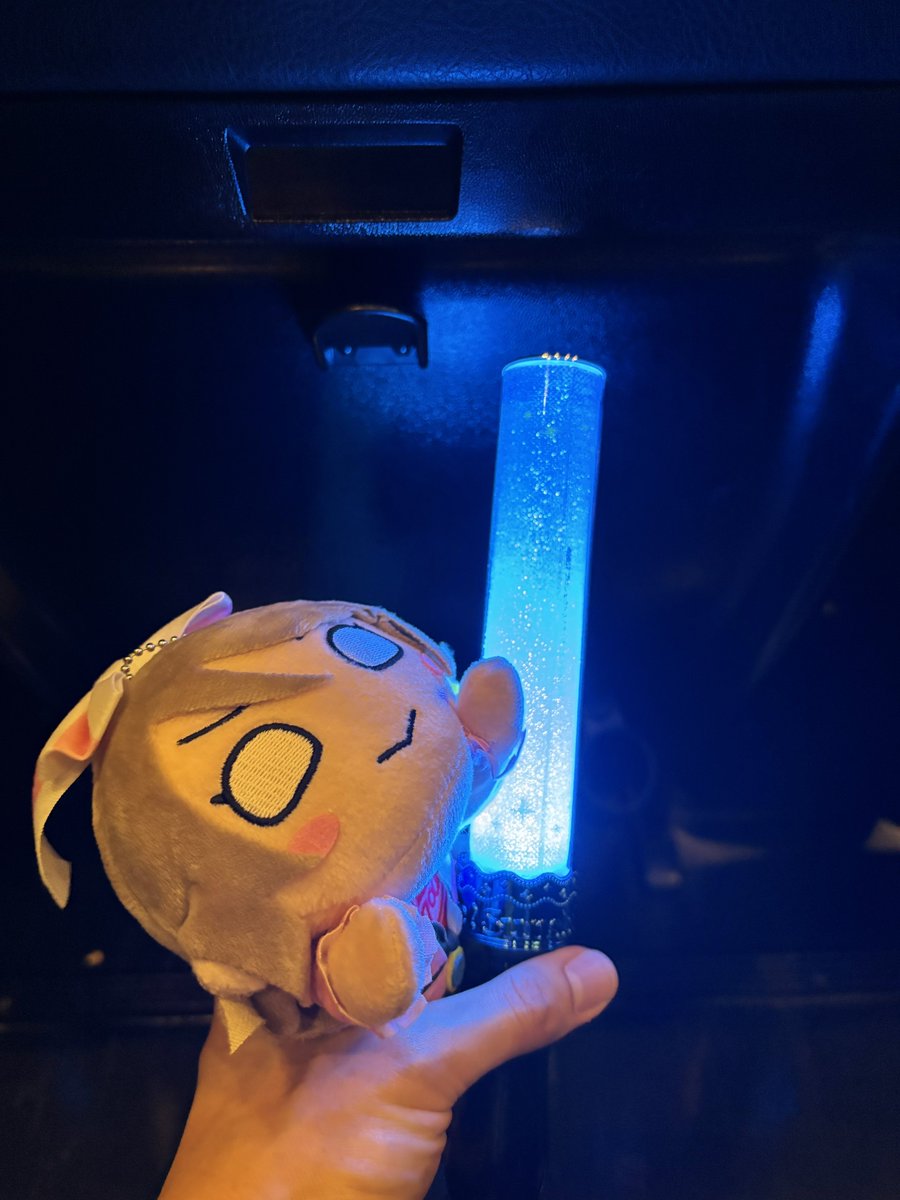 Darmansyah_SV's tweet photo. Terima kasih, Aqours❗️❗️
Day 1 live viewing, Day 2 Belluna Dome❗️ 忘れないで　忘れないよ！
#Aqours
#Aqours_finale_Day1
#Aqours_finale_Day2 https://t.co/tj43FDlC2m