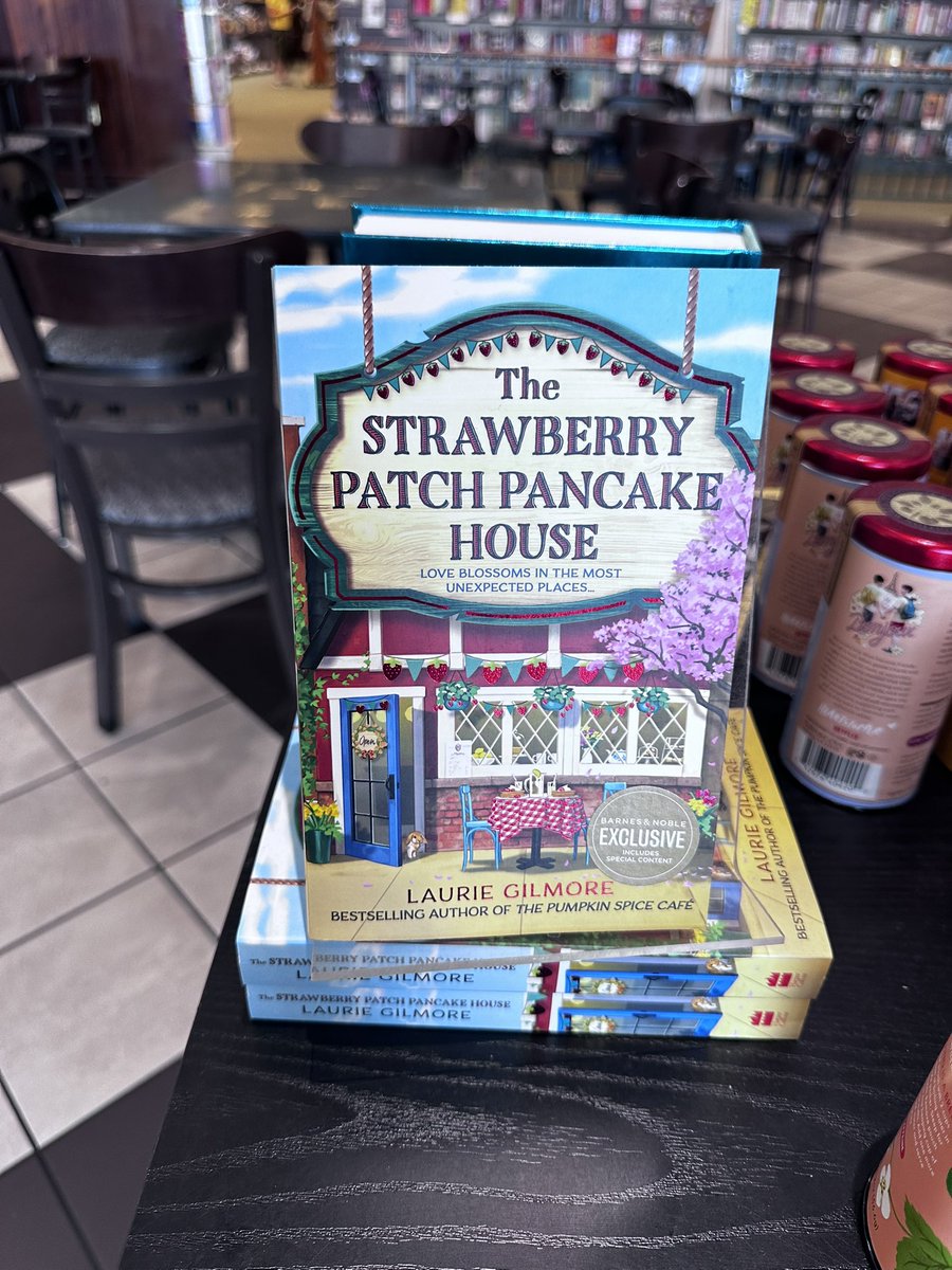 chellysbooks's tweet photo. Spotted my book ADHD and Me in the wild yesterday, alongside some wonderful company! I also got a delicious bagel (sorry, no pictures. It was too divine and I ate it right away).

 #adhdandme #growinghome #thesrrawberrypatchpancake #booksinthewild #barnesandnoble @BNBowlingGreen https://t.co/0c4wUvHF4S