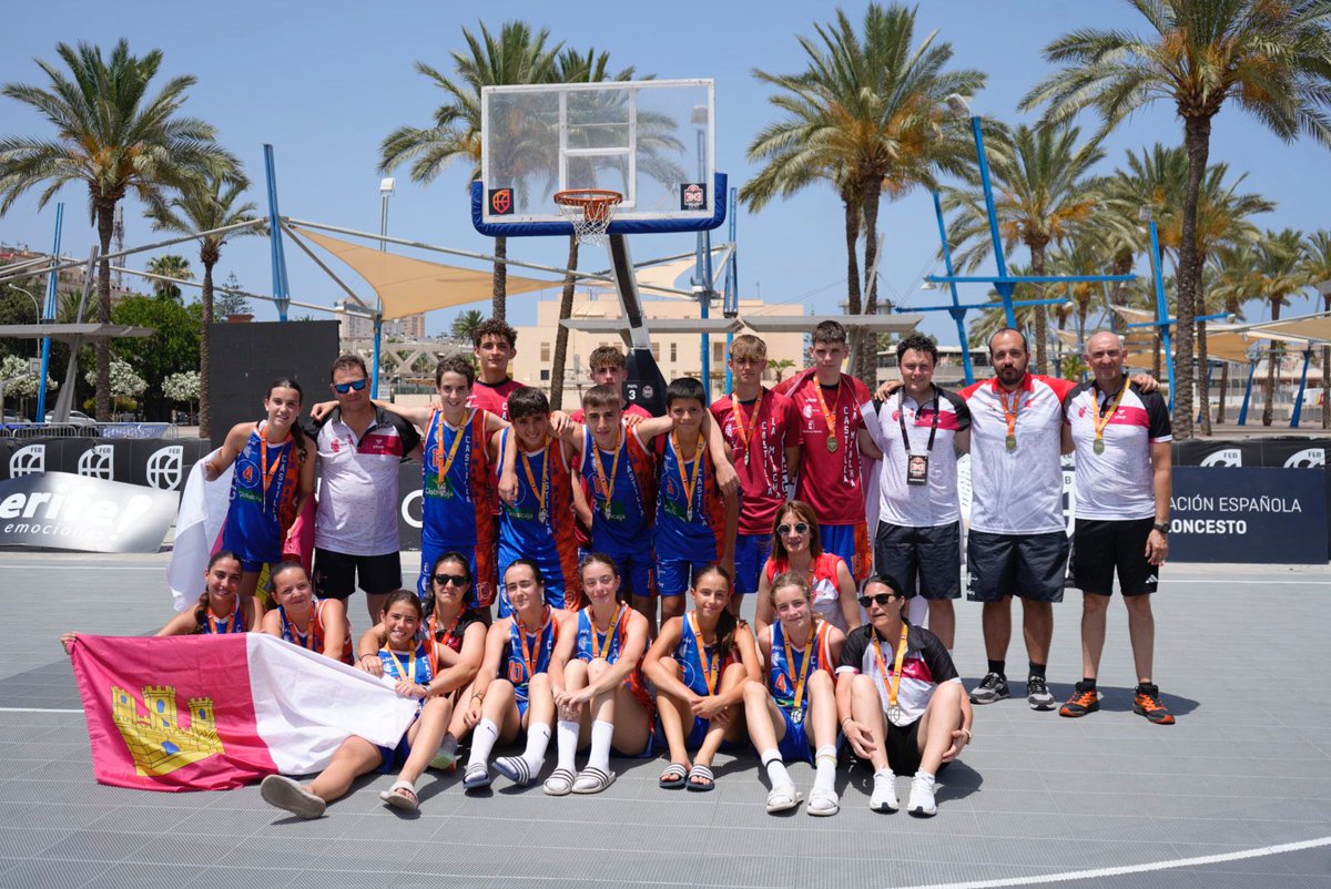 FBCLM (@fbclm) on Twitter photo #FEB3x3U152025 #FEB3x3U132025 | Actuación de nuestras 4 Selecciones en los Campeonatos de 🇪🇸 2025 de Melilla.
CRÓNICA COMPLETA Y GALERÍA👇👇
📰 fbclm.net/feb3x3u152025-…
#PasionXBasketCLM
<a href="/deportesclm/">Deportes Castilla-La Mancha</a> #FEB3x3U152025 #FEB3x3U132025 | Actuación de nuestras 4 Selecciones en los Campeonatos de 🇪🇸 2025 de Melilla.
CRÓNICA COMPLETA Y GALERÍA👇👇
📰 fbclm.net/feb3x3u152025-…
#PasionXBasketCLM
<a href="/deportesclm/">Deportes Castilla-La Mancha</a>