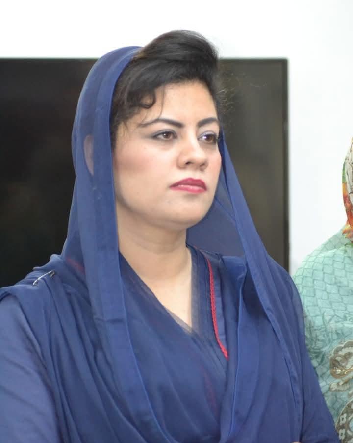 *پریس ریلیز*
*وومن ونگ پاکستان میڈیا سیل*
صدر وومن ونگ پاکستان کنول شوذب صاحبہ کی طرف سے پریزیڈنٹ وومن ونگ ٹوبہ ٹیک سنگھ ڈاکٹر سیمی چیمہ اور انکے شوہر وسیم چیمہ پر قاتلانہ حملے کی شدید الفاظ میں مذمت 
پنجاب حکومت شہریوں کی جان و مال کے تحفظ دینے میں مکمل ناکام ہو چکی ہے 
وومن ونگ