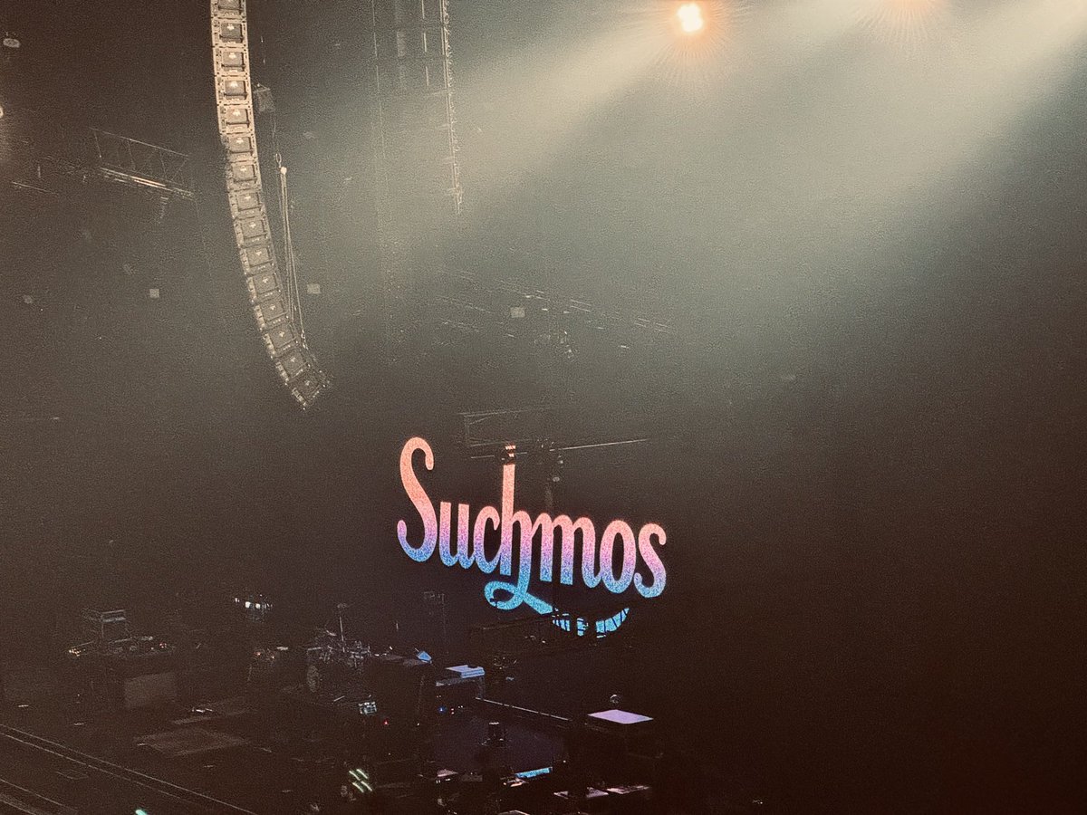 今日はSuchmosのLiveに行って大感動の余韻に浸りながらご飯食べてたら