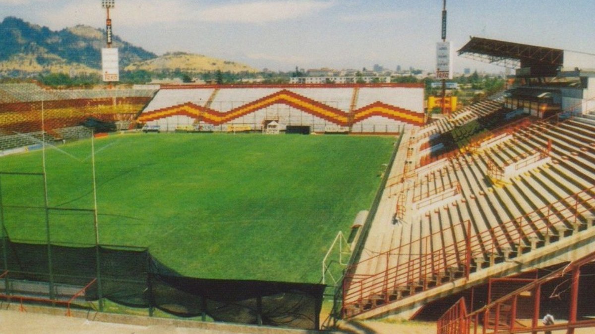 El Dínamo (@el_dinamo) on Twitter photo El fútbol de antes: volver a casa caminando
<a href="/bianchileiton/">felipe bianchi</a> nos cuenta que "siendo chico podías ir solo al estadio. Sentarte en cualquier parte -fueras del equipo que fueras- y después volverte caminando aunque cayera la noche. ¿La seguridad? No era tema". El fútbol de antes: volver a casa caminando
<a href="/bianchileiton/">felipe bianchi</a> nos cuenta que "siendo chico podías ir solo al estadio. Sentarte en cualquier parte -fueras del equipo que fueras- y después volverte caminando aunque cayera la noche. ¿La seguridad? No era tema".