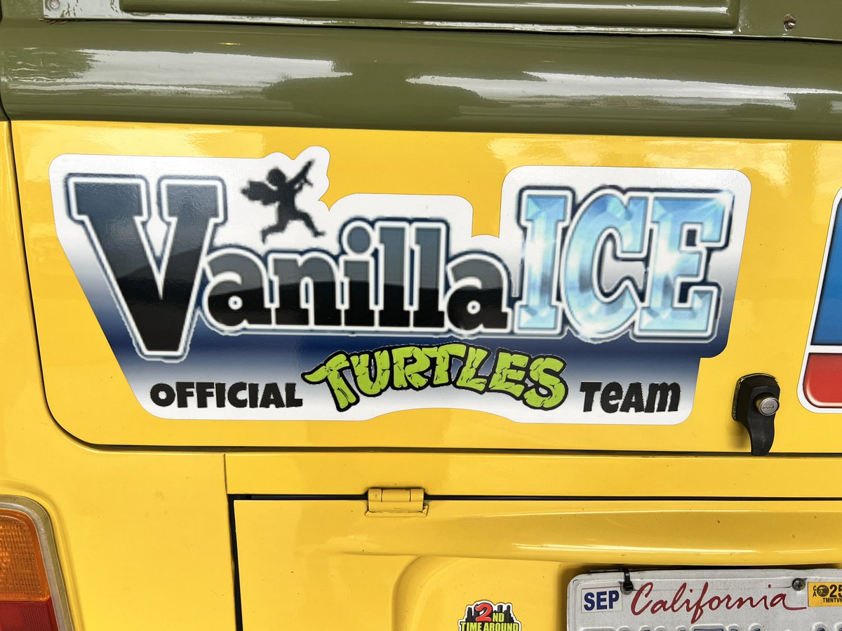 artoflavallelee's tweet image. Hello Washington State! Why are you so cold in June?! I met Ernie Reyes Jr., which was amazing! Teenage Mutant Ninja Turtles II: The Secret of the Ooze is my all-time favorite TMNT anything. He was one of my inspirations to learn martial arts.