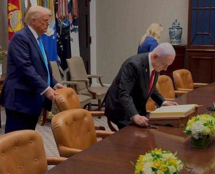 Cette photo en dit long sur le larbinisme états-unien envers l'entité sioniste #Usa #Israel #Iran #WarCrime