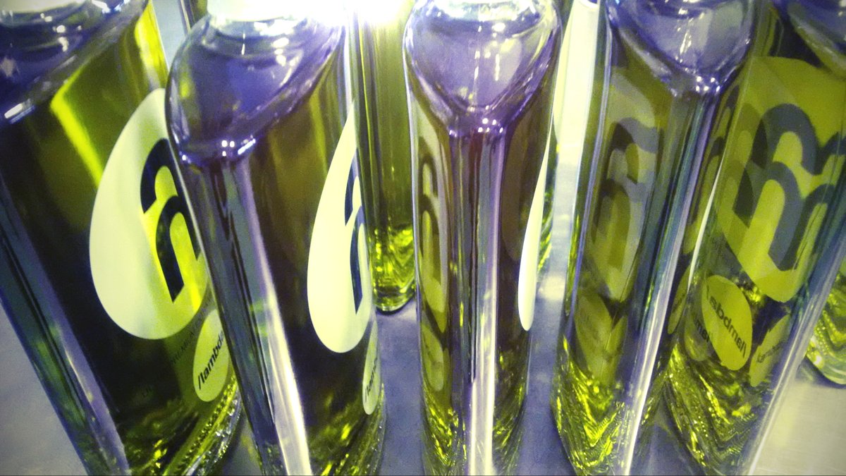 🚩 The endless journey to an artistic creation🚀
λ /lambda/. The first luxury olive oil in the world🔝

💃Live your own λ /lambda/ experience 👉 speironcompany.com
#lambdaoliveoil #thefirstluxuryoliveoil #speiron #speironcompany #experience #luxury #luxury_food #shoponline