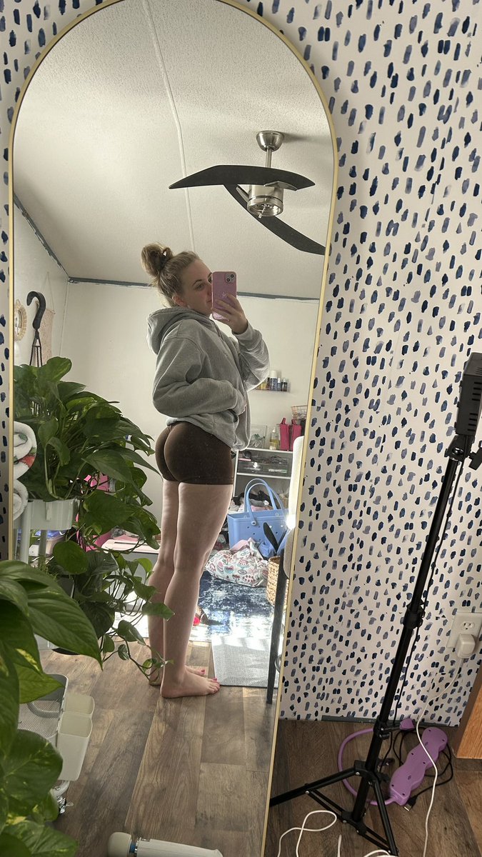ass addicts hate to see me coming