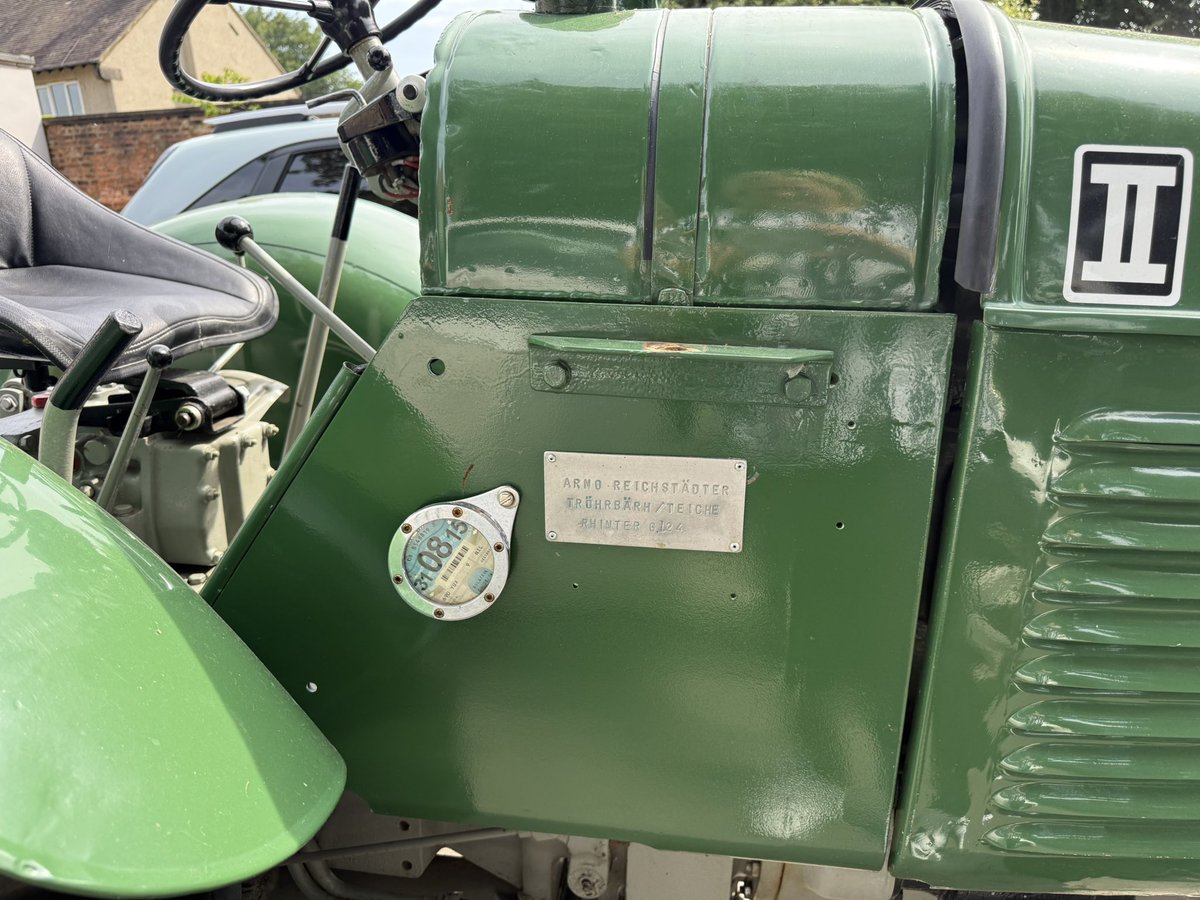 #Steyr #traktoren #Austria not everyday you see this in the gym car park Steyr Tractor (Steyr Landmaschinentechnik AG) #alwayscheckthecarpark 😂