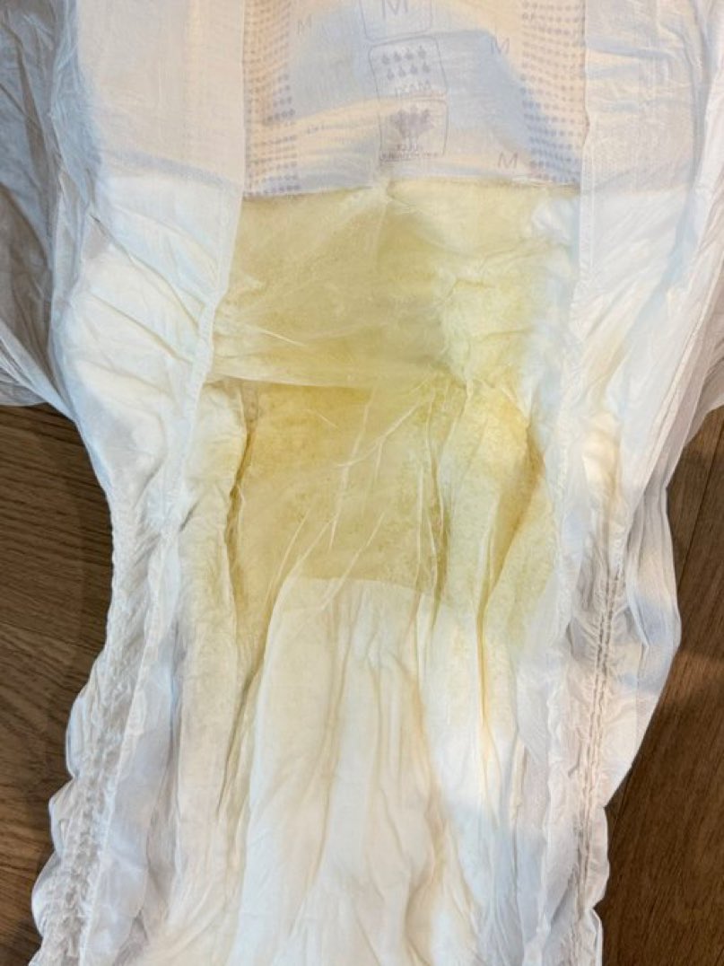 기저귀에 오줌 3번싼 사진❤️