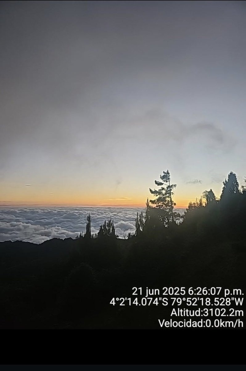 CarolineZeraus's tweet photo. Guachahurco, Cantón Paltas, es el punto más alto de la prov. Loja, a 3102 msnm. Desde aquí se puede observar en días despejados los eólicos de Loja, Cariamanga y el perfil costanero de Guayaquil 😱 Tiene un potencial increíble pero es ignorado 🥹 https://t.co/kyJ0u4RkfC