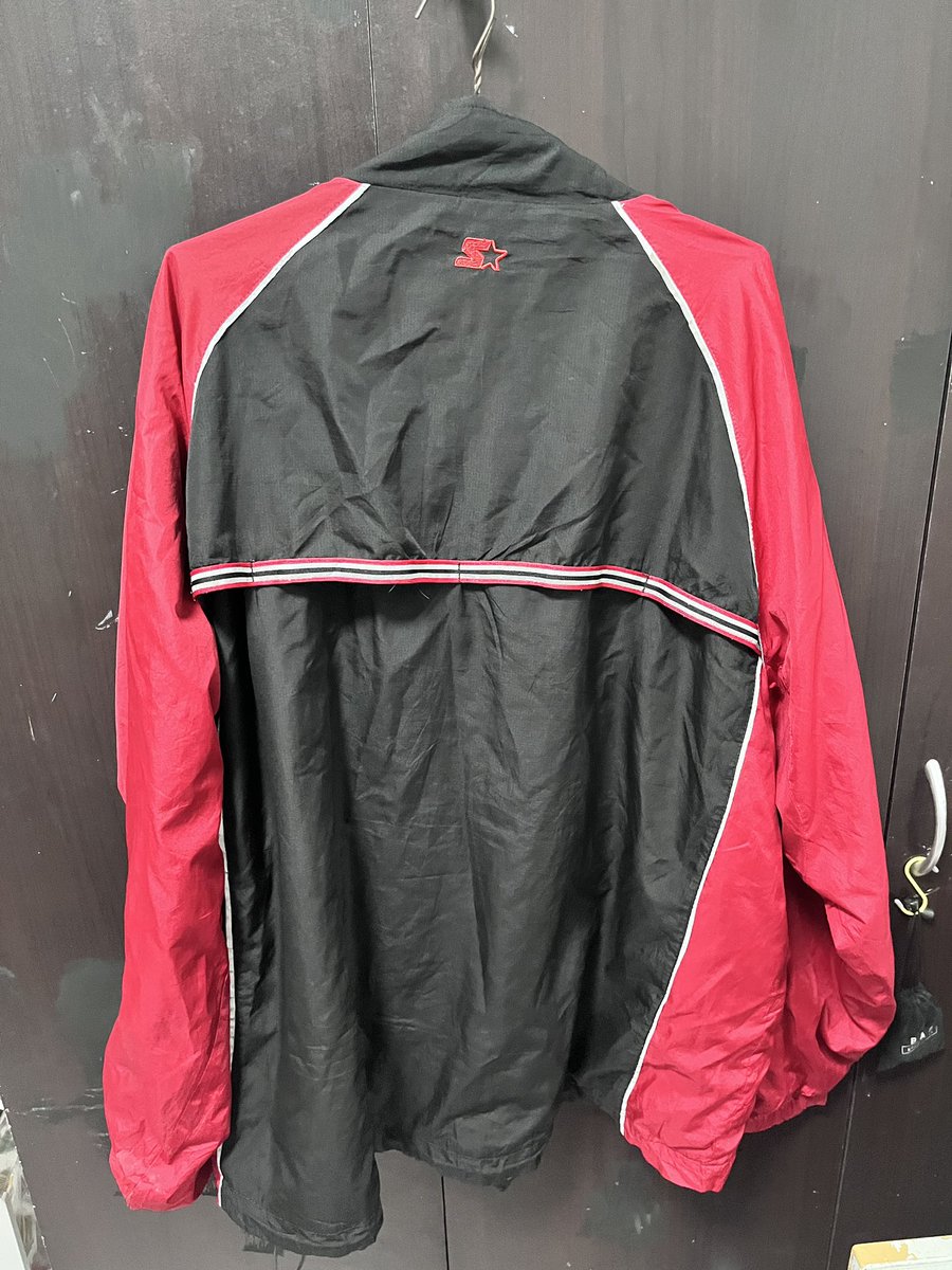 Chaxinse's tweet photo. =͟͟͞♡ ส่งต่อ ⋆｡˚ "

♡ Starter Men's multi Jacket : XXL
♡ ของแท้ สภาพดี มีตำหนิตามรูปสุดท้าย
♡ 300 รวมส่ง ( ได้มา 700++)

♡ สั่งซื้อ/ สอบถาม พต ทักเดมได้เลยค่า
#ส่งต่อเสื้อผ้า #เสื้อผ้ามือสองสภาพดี #เสื้อผ้ามือสอง #ส่งต่อเสื้อผ้ามือ2 #ส่งต่อเสื้อผ้ามือสองราคาถูก https://t.co/rB6XFW9rU7