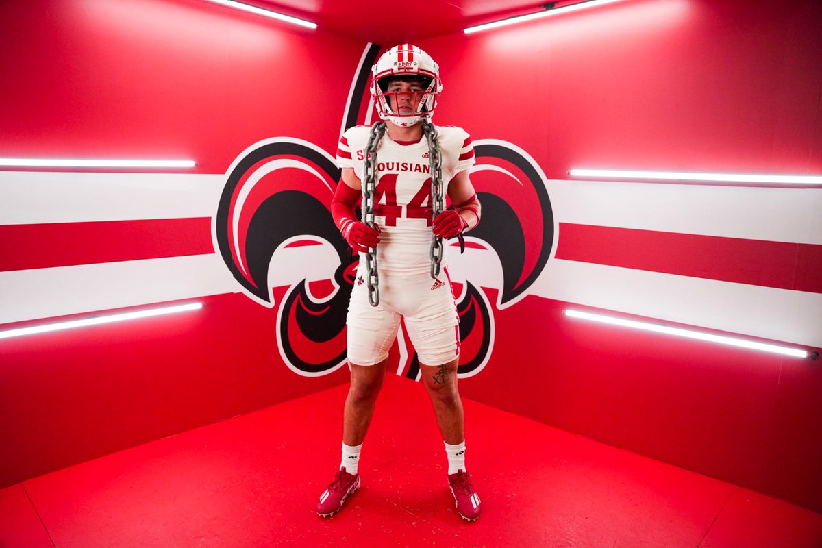AydenCombs44's tweet image. Thanks to @RaginCajunsFB for showing me and the whole family love! Always good to be back in the swamp…. ⏰ @michaeldes1 @CoachMGiuliani @CoachStoker @CoachSalgado @WRAB50 @Coach_Ware @rashadbobino44 @DonnieBaggs_