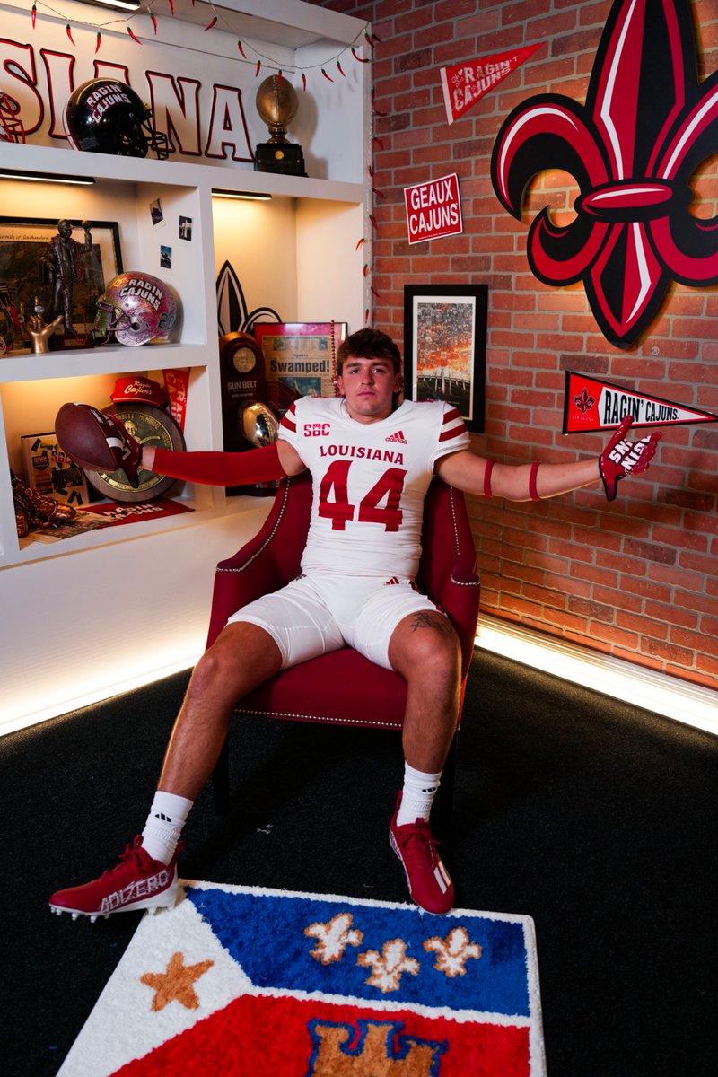 AydenCombs44's tweet image. Thanks to @RaginCajunsFB for showing me and the whole family love! Always good to be back in the swamp…. ⏰ @michaeldes1 @CoachMGiuliani @CoachStoker @CoachSalgado @WRAB50 @Coach_Ware @rashadbobino44 @DonnieBaggs_