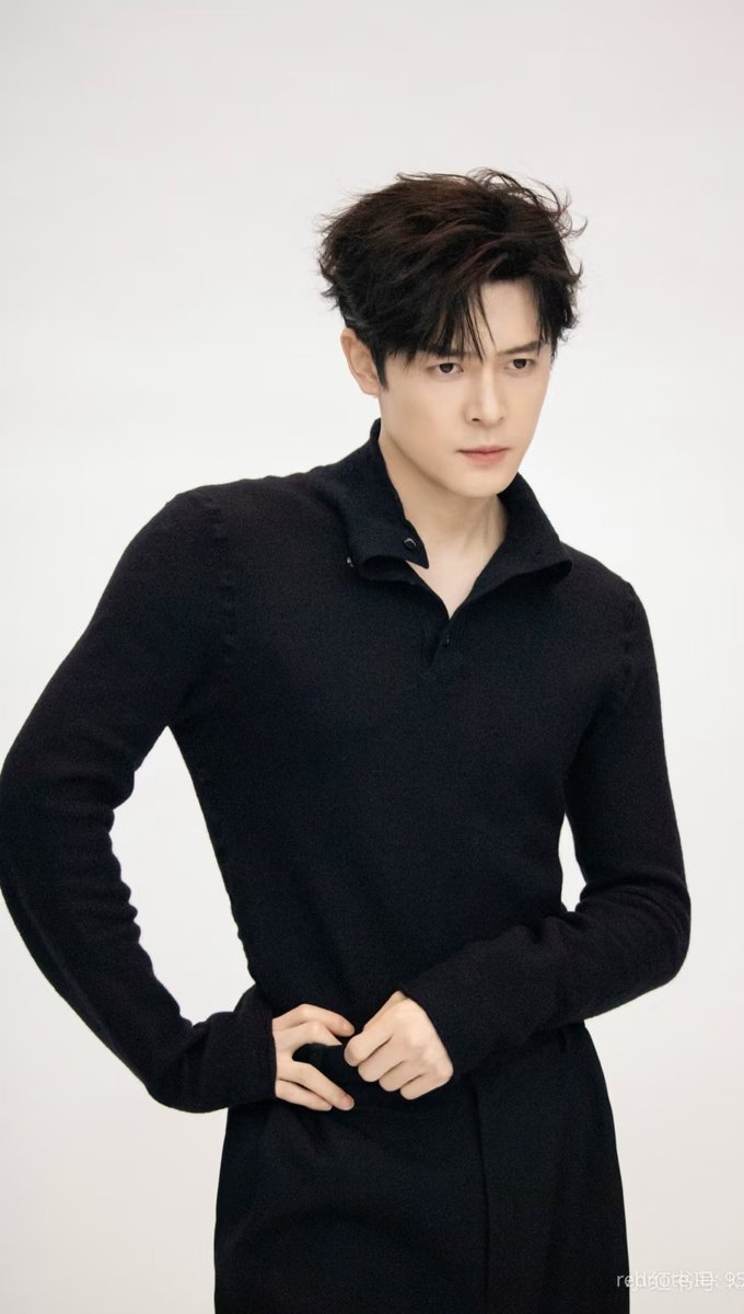 Is he a ballerina? #FuXinbo