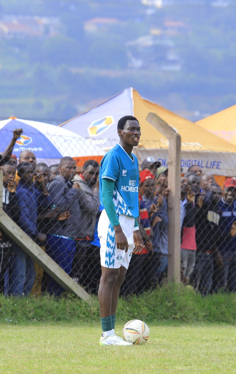 Mark the name #Enock Tumwesigye midfielder <a href="/HomeBoyzFC/">KIGEZI HOMEBOYZ FOOTBALL CLUB</a> <a href="/HomeBoyzFCFans/">Kigezi HomeBoyz FC Fans</a> <a href="/DifferenceOffi3/">Difference Official</a> <a href="/256_abel/">Mr. Right🧢</a> <a href="/TimoSports8/">TIMO The sports master 👑🎤🎙️⚽</a>