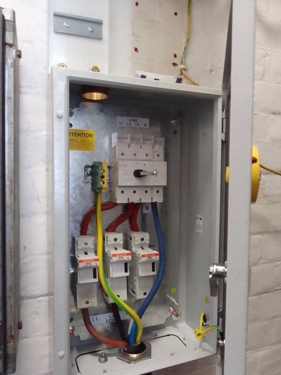 WtfElectrical's tweet photo. Start of a Bit of Sub Main installation this week 50mm swa wrestling in a tight location, getting ready for front end RCD and final Connection to incomer. https://t.co/UMlKxB9idr