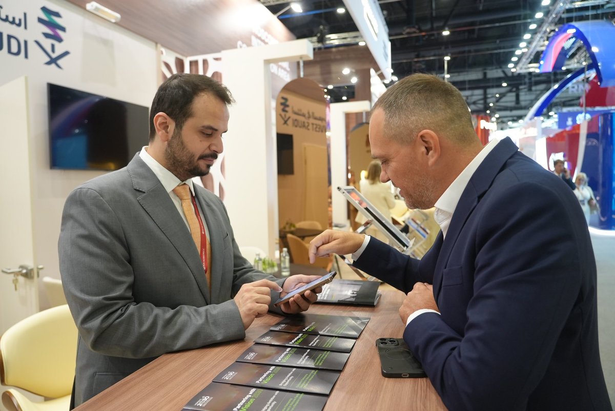 استعرض جناح #استثمر_في_السعودية في منتدى سانت بطرسبورغ الاقتصادي الدولي المقام في روسيا، الفرص الاستثمارية في مختلف القطاعات، والخدمات المقدمة للمستثمرين، إضافة إلى عقد مجموعة من الاجتماعات الثنائية.