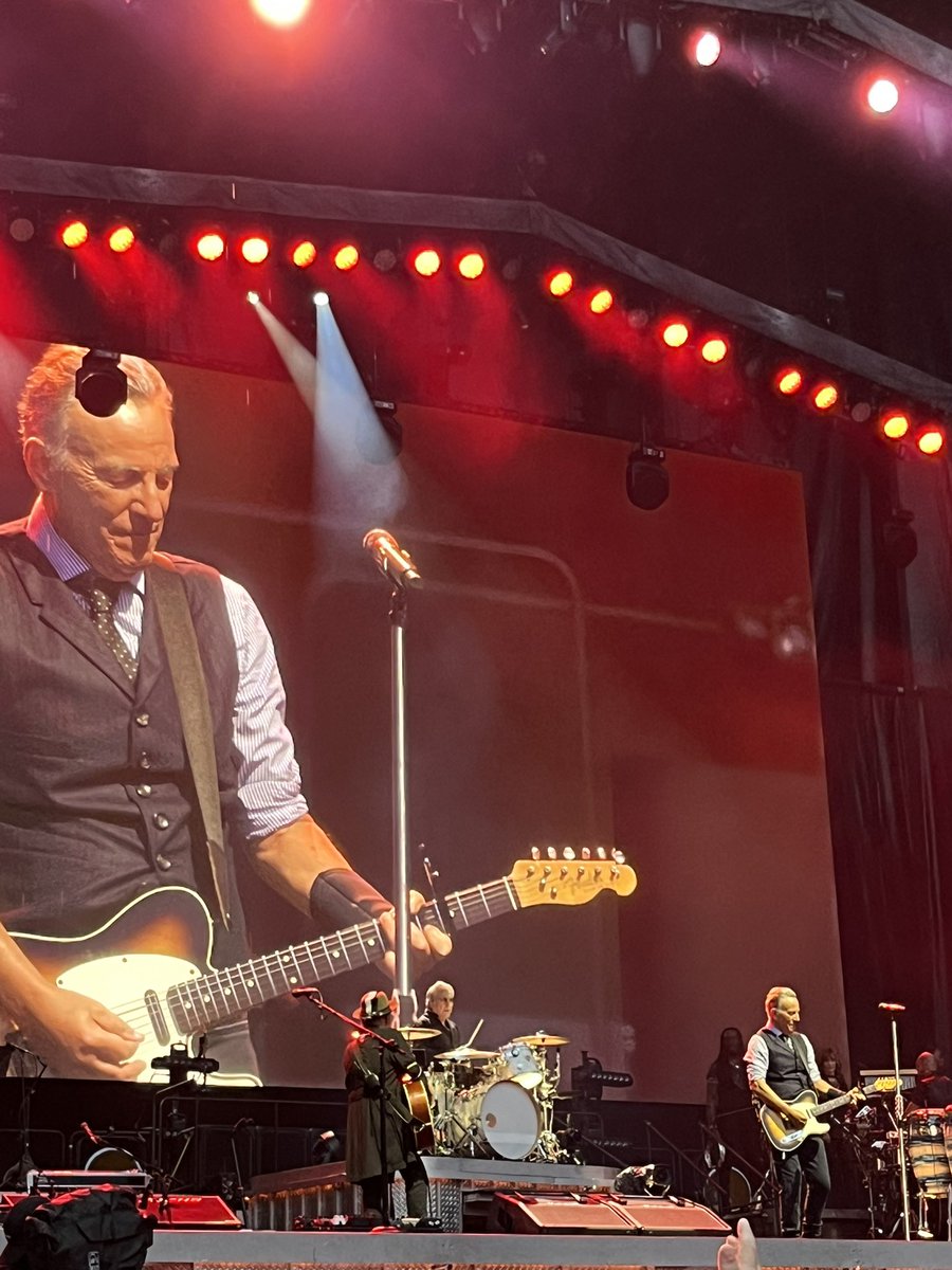 La felicidad que me da este señor cada vez que le veo no tiene precio. ¡Bruuuuuuuuce!