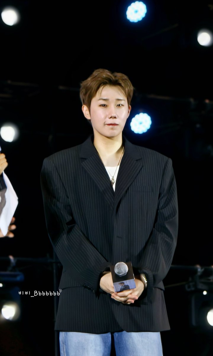 Bb_inbt's tweet photo. 20250621 중국 칭다오 
성규아🩵 잘 생겼네

#성규 #김성규 #인피니트 #sungkyu #infinite https://t.co/681H1Wt58n