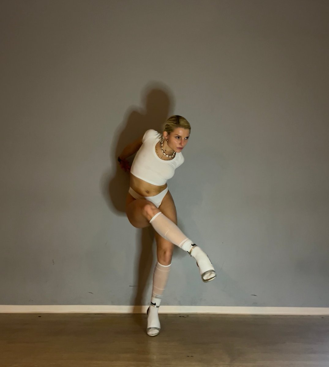 Forgot my umbrella again — but I still remember how warm rain smells.
I choose the path not because it’s right, but because it’s beautiful.
Sometimes people say, “You take things too lightly.”
I just smile — maybe that means I’m getting it right.