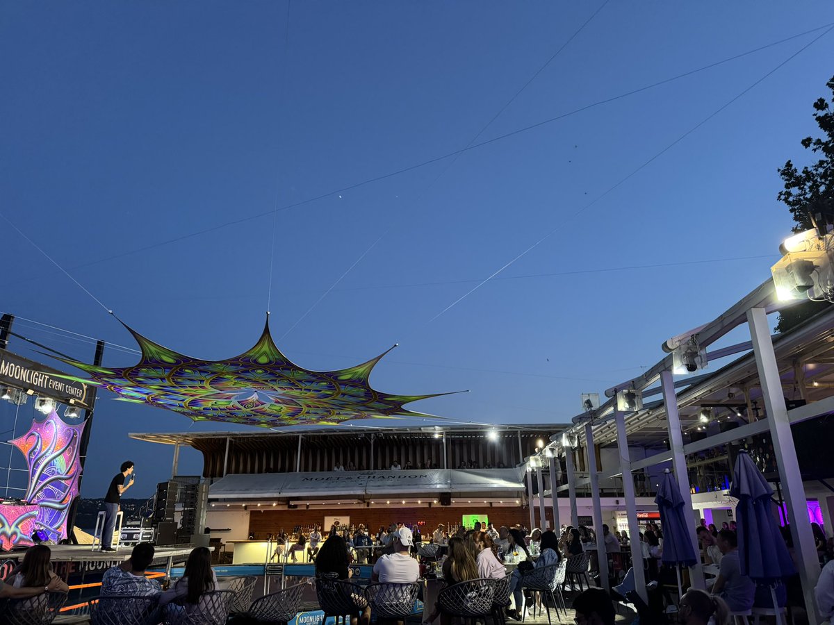 ❤️ВАРНА❤️

Благодарим ви за снощи, ще се смеем пак на 19 ЮЛИ с нови комедианти, нови битове и още истински стендъп🤘🏻🎤😂