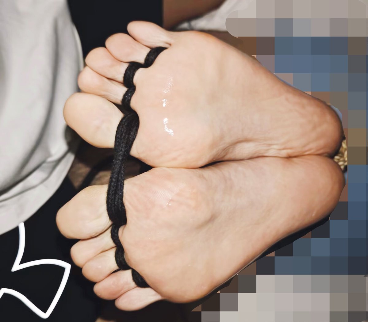 没跑掉，被狠r抓住了😭😭😭