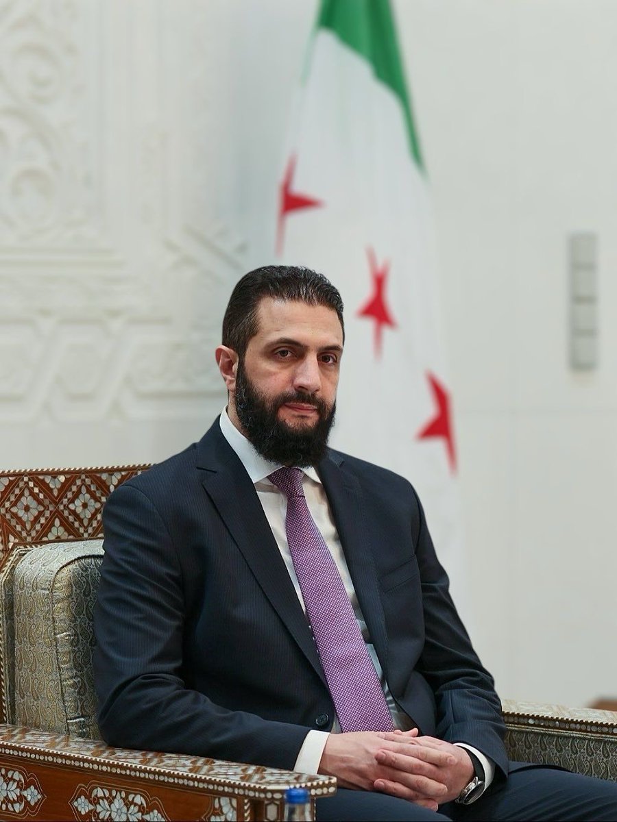 الرئيس السوري أحمد الشرع

 يصدر مرسوم رئاسي بزيادة 200% إلى الرواتب وكذلك الأجور المقطوعة النافذة لكل من العاملين المدنيين والعسكريين في الوزارات والإدارات والمؤسسات العامة وشركات ومنشآت القطاع العام وسائر الوحدات الإدارية وجهات القطاع العام وكذلك جهات القطاع المشترك التي لا تقل