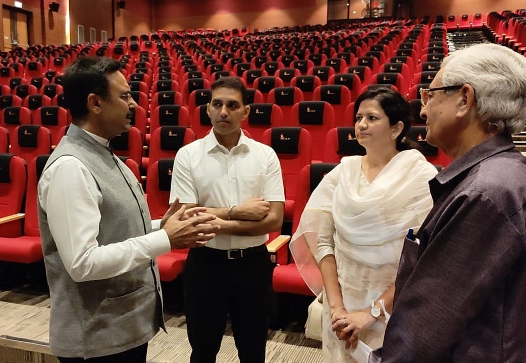 DIPRO Gurugram (@diprogurugram1) on Twitter photo рд╣рд░рд┐рдпрд╛рдгрд╛ рд╡рд┐рдзрд╛рдирд╕рднрд╛ рдХреЗ рдЕрдзреНрдпрдХреНрд╖ рд╢реНрд░реА рд╣рд░рд╡рд┐рдиреНрджреНрд░ рдХрд▓реНрдпрд╛рдг рдиреЗ рдХрд╣рд╛ рдХрд┐ рд╣рд░рд┐рдпрд╛рдгрд╛ рдореЗ рдкрд╣рд▓реА рдмрд╛рд░ рд╢рд╣рд░реА рд╕реНрдерд╛рдиреАрдп рдирд┐рдХрд╛рдпреЛрдВ рдХрд╛ рд░рд╛рд╖реНрдЯреНрд░реАрдп рд╕рдореНрдореЗрд▓рди рдЖрдпреЛрдЬрд┐рдд рд╣реЛ рд░рд╣рд╛ рд╣реИред
#рдЕрддрд┐рдерд┐_рджреЗрд╡реЛ_рднрд╡:
#NationalConferenceofULBs
#Gurugram #Haryana рд╣рд░рд┐рдпрд╛рдгрд╛ рд╡рд┐рдзрд╛рдирд╕рднрд╛ рдХреЗ рдЕрдзреНрдпрдХреНрд╖ рд╢реНрд░реА рд╣рд░рд╡рд┐рдиреНрджреНрд░ рдХрд▓реНрдпрд╛рдг рдиреЗ рдХрд╣рд╛ рдХрд┐ рд╣рд░рд┐рдпрд╛рдгрд╛ рдореЗ рдкрд╣рд▓реА рдмрд╛рд░ рд╢рд╣рд░реА рд╕реНрдерд╛рдиреАрдп рдирд┐рдХрд╛рдпреЛрдВ рдХрд╛ рд░рд╛рд╖реНрдЯреНрд░реАрдп рд╕рдореНрдореЗрд▓рди рдЖрдпреЛрдЬрд┐рдд рд╣реЛ рд░рд╣рд╛ рд╣реИред
#рдЕрддрд┐рдерд┐_рджреЗрд╡реЛ_рднрд╡:
#NationalConferenceofULBs
#Gurugram #Haryana