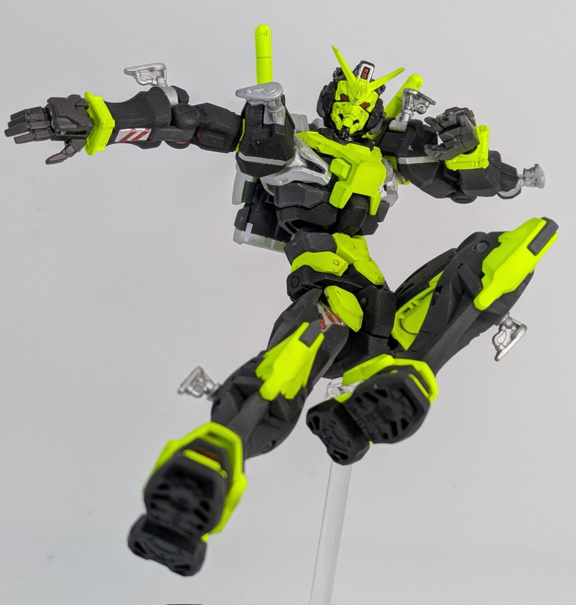 トレンドっぽいので01ガンダム擦る
劇中で印象的だったキック
#赤いガンダム