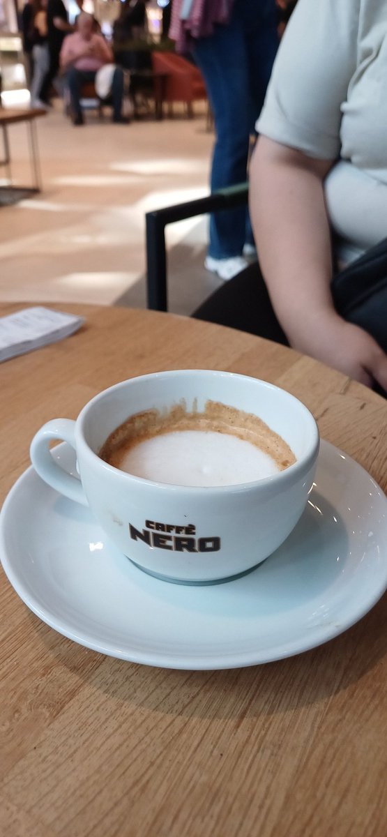 Duble kahve diye sattığınız şey bumu #cafenero . İnsanlar Starbucks a gittiği zaman kızmayın.