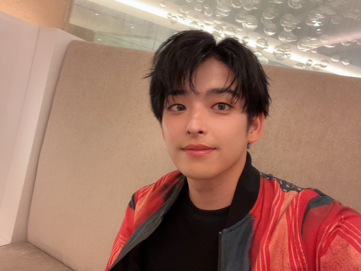 hatakake_0506's tweet photo. お疲れ様ですっ！

幸せな1日でした☺️
毎回言ってるんですけど、僕は皆さんと一緒に笑顔で楽しめる時間が本当に好きなんです。そんな時間を過ごせるのも皆さんの応援のおかげです。
いつもありがとうございます。

みんな可愛い笑顔をありがとう。(俺も含めて)
今日はいい夢見れそうだぁ✨
おやすみ⭐ https://t.co/kfkgrBAEd9