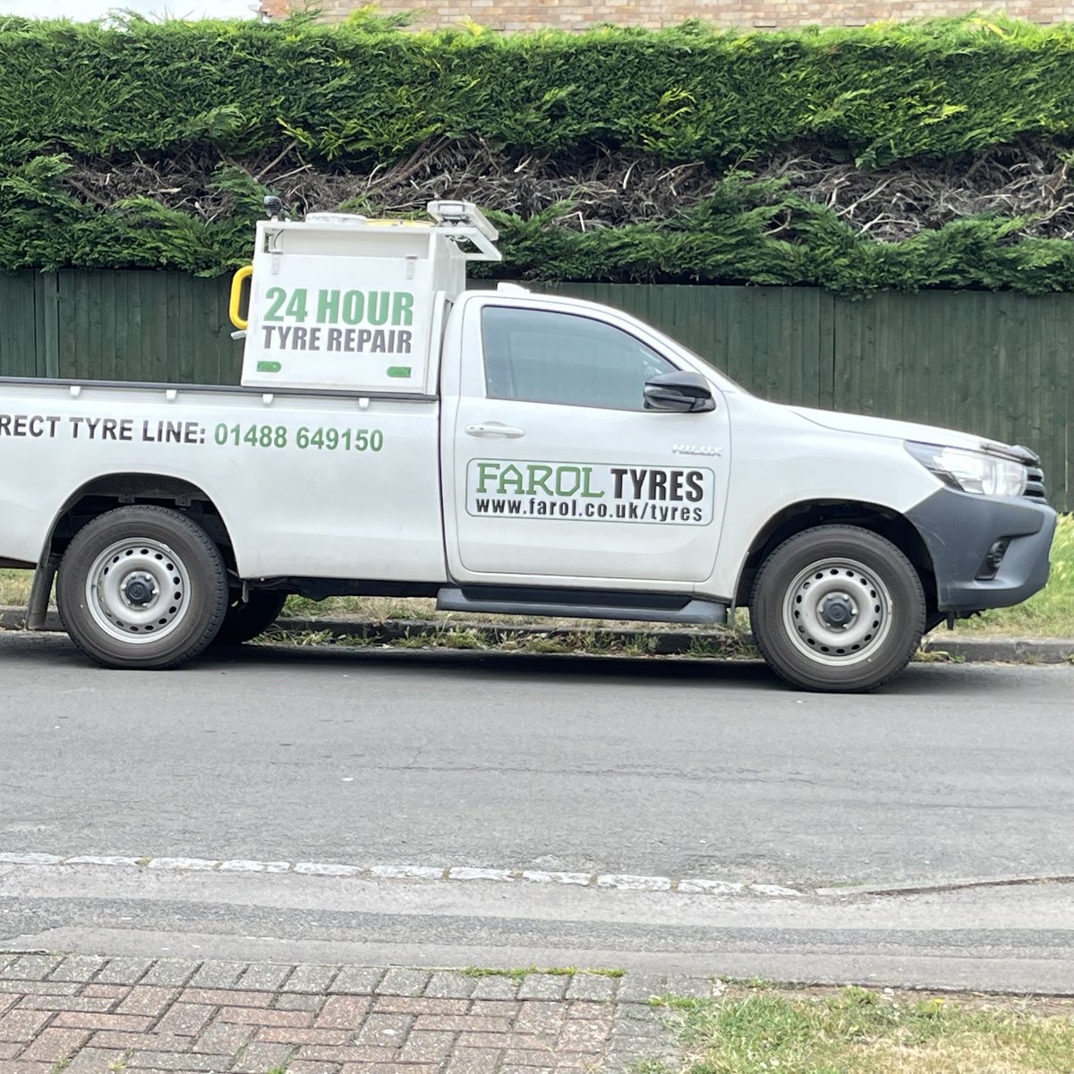 Small residential area in Thatcham are now invaded by such business vehicles! <a href="/ThatchamTC/">ThatchamTownCouncil</a> <a href="/WestBerkshire/">West Berkshire Council</a>