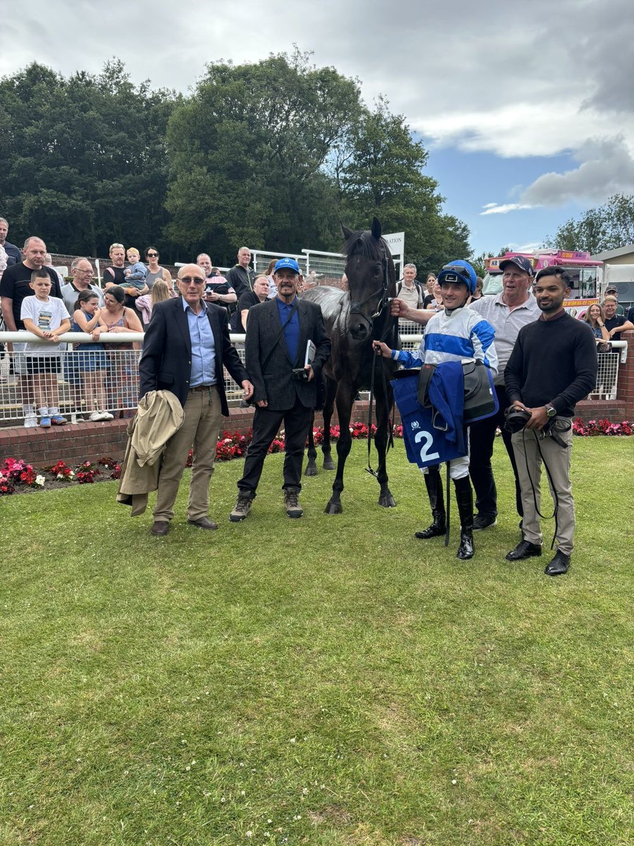PontefractRacecourse (@ponteraces) on Twitter photo A hat trick for Twilight Guest! 🏇🎉🏆
A winner for John Guest Racing, <a href="/MargarsonRacing/">George Margarson Racing</a> and <a href="/harryburns60/">Harry Burns</a> A hat trick for Twilight Guest! 🏇🎉🏆
A winner for John Guest Racing, <a href="/MargarsonRacing/">George Margarson Racing</a> and <a href="/harryburns60/">Harry Burns</a>