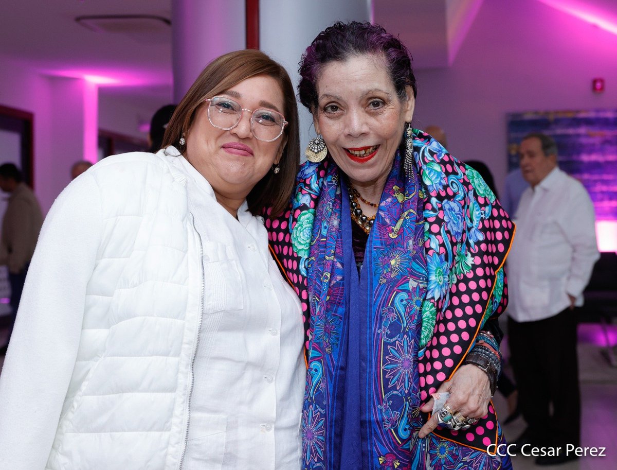 brochachacon's tweet photo. Proverbios 31:10 dice: "Mujer virtuosa, ¿quién la hallará? Porque su estima sobrepasa largamente a la de las piedras preciosa"
#FelicidadesCompañeraRosario
🥳🎂 https://t.co/wzXVO4JEsc