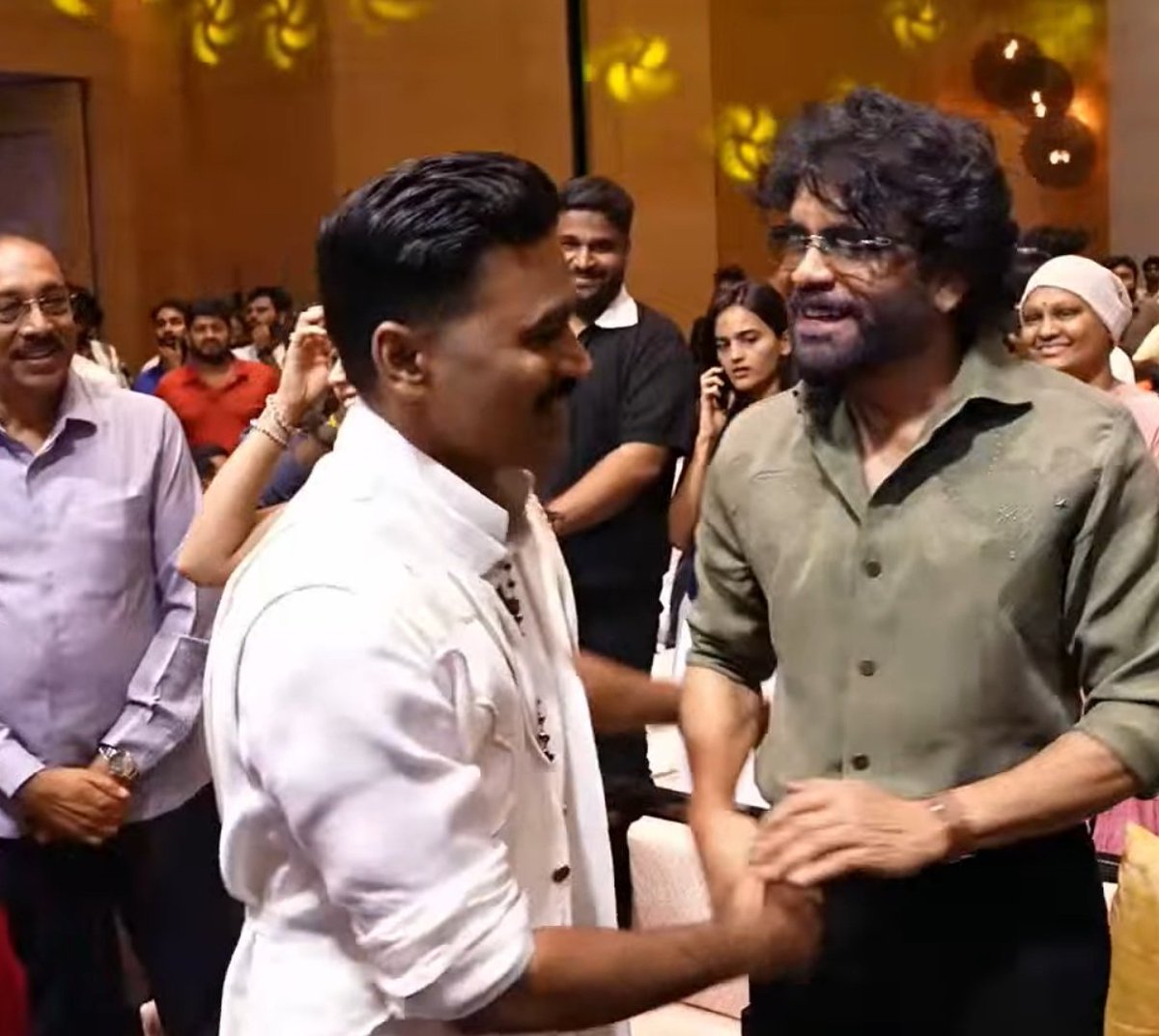 DfcSalem's tweet photo. โค๏ธ @dhanushkraja
Arrived ๐ซ๐ซ
#KuberaaBlockbusterSuccessMeet
#KuberaaFDFS
#kuberablockbuster
@Dhanush_Trends
@KuberaaTheMovie
@Chowdrey_ https://t.co/VKAVwEz3S5